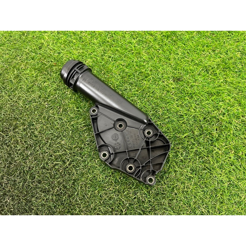 Фланец системы охлаждения (система охлаждения) AUDI Q5 8R 2012 3.2 CALB 06E121168