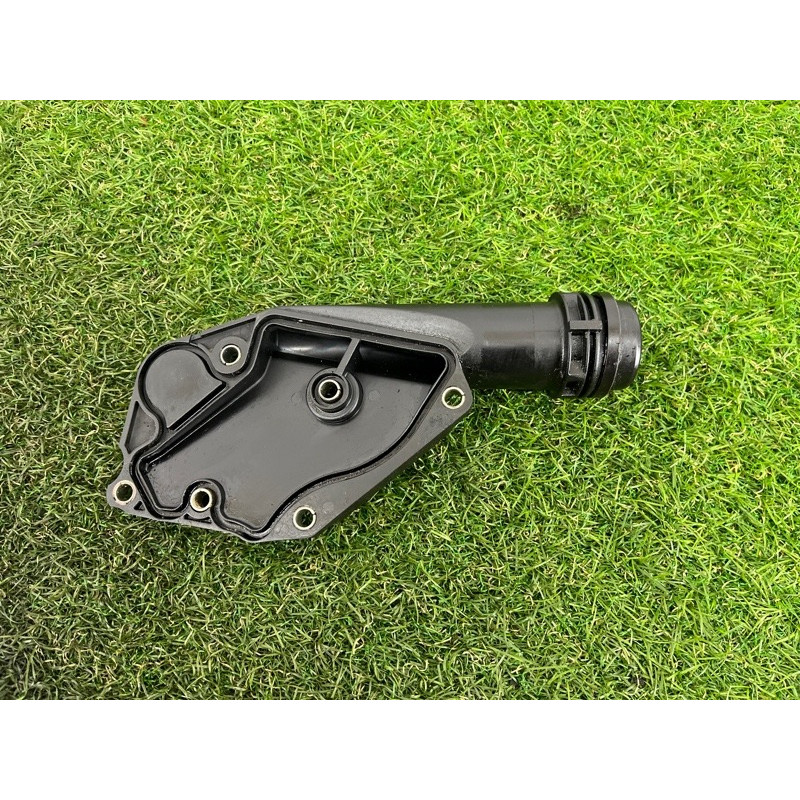 Фланец системы охлаждения (система охлаждения) AUDI Q5 8R 2012 3.2 CALB 06E121168