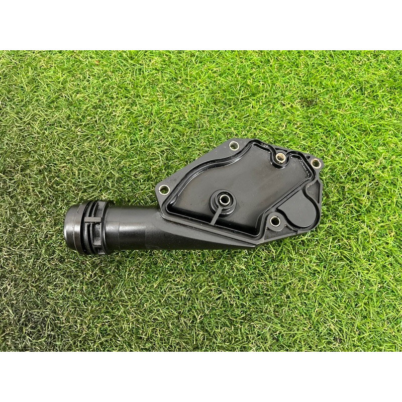 Фланец системы охлаждения (система охлаждения) AUDI Q5 8R 2012 3.2 CALB 06E121168