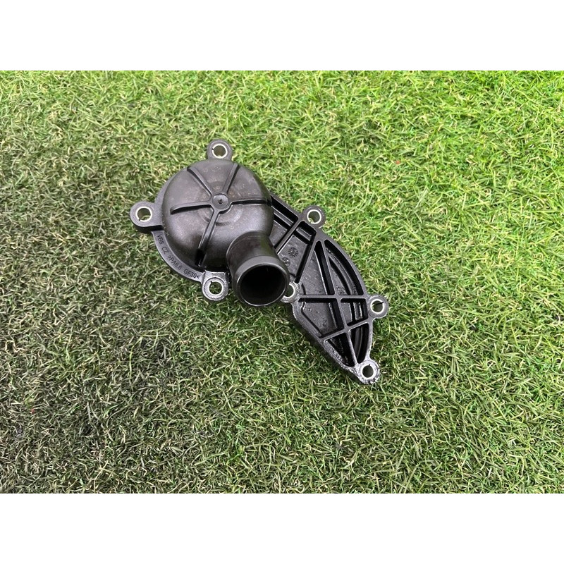 Корпус термостата (система охлаждения) AUDI Q5 8R 2012 3.2 CALB 06E121111M