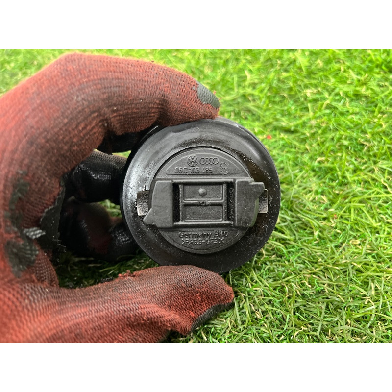 Крышка маслозаливной горловины (двигатель и элементы) AUDI Q5 8R 2012 3.2 CALB 079103485A