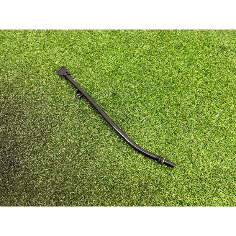 Направляющая масляного щупа (двигатель и элементы) AUDI Q5 8R 2012 3.2 CALB 06E115630B