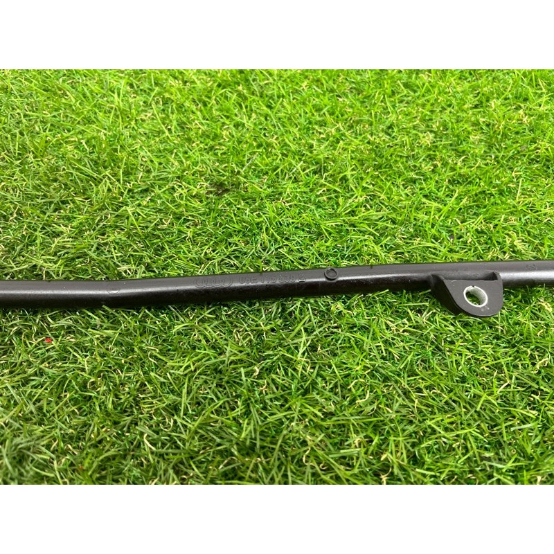 Направляющая масляного щупа (двигатель и элементы) AUDI Q5 8R 2012 3.2 CALB 06E115630B