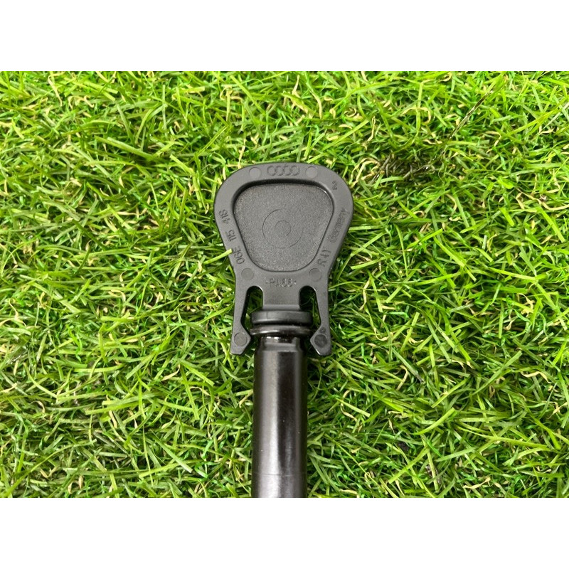 Направляющая масляного щупа (двигатель и элементы) AUDI Q5 8R 2012 3.2 CALB 06E115630B