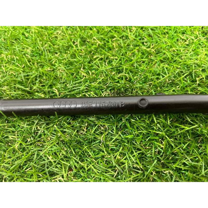 Направляющая масляного щупа (двигатель и элементы) AUDI Q5 8R 2012 3.2 CALB 06E115630B