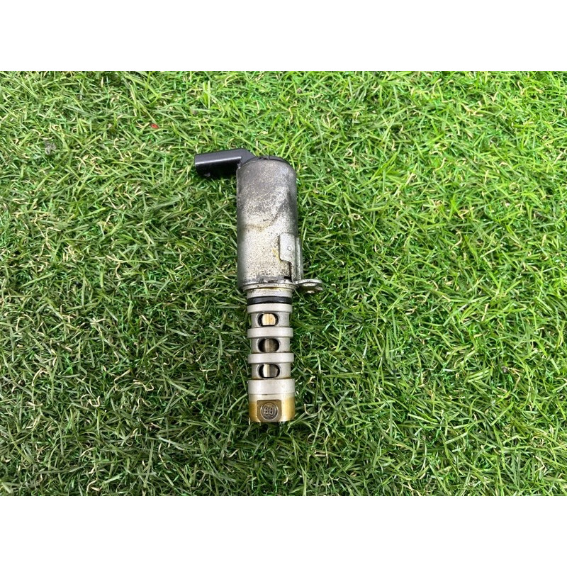 Клапан фазорегулятора (электрика двигателя) AUDI Q5 8R 2012 3.2 CALB 06E109257L