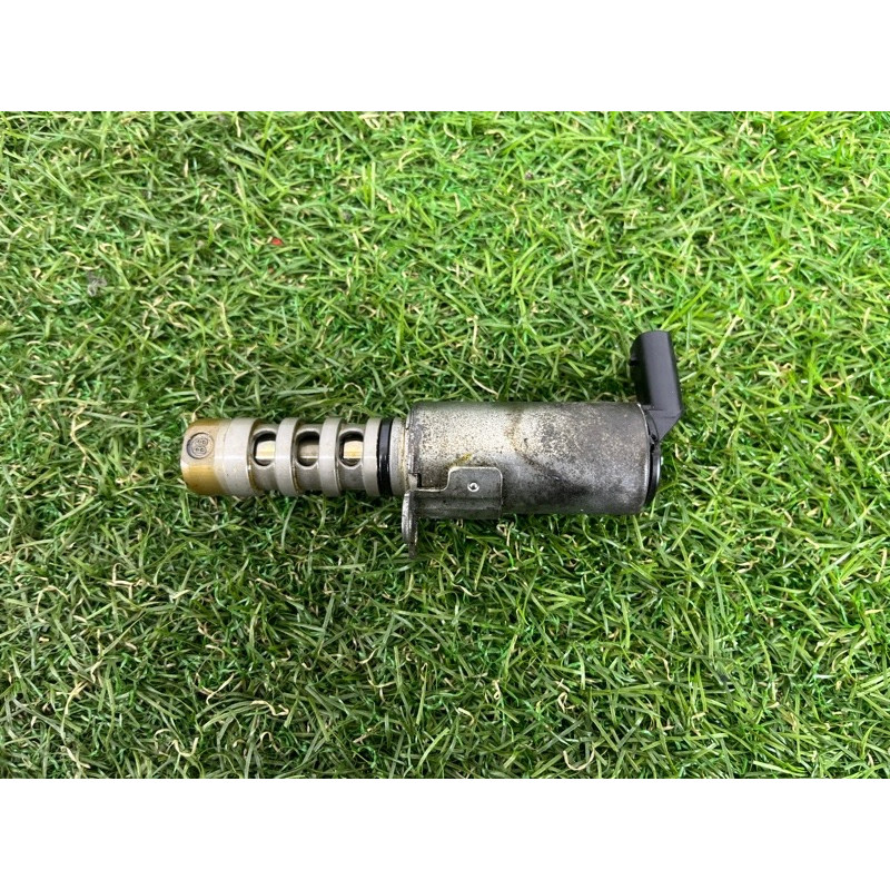 Клапан фазорегулятора (электрика двигателя) AUDI Q5 8R 2012 3.2 CALB 06E109257L