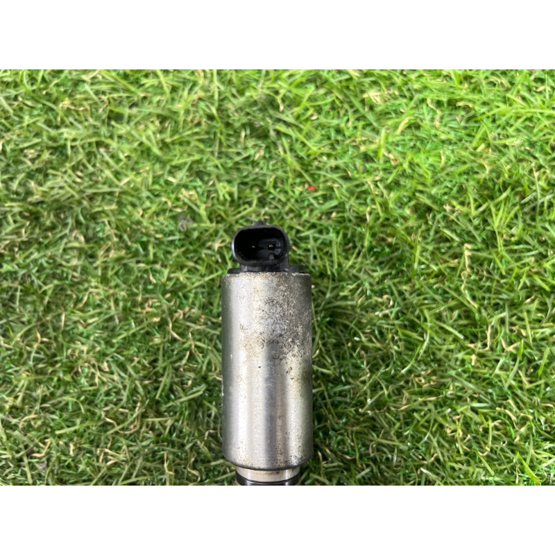 Клапан фазорегулятора (электрика двигателя) AUDI Q5 8R 2012 3.2 CALB 06E109257L