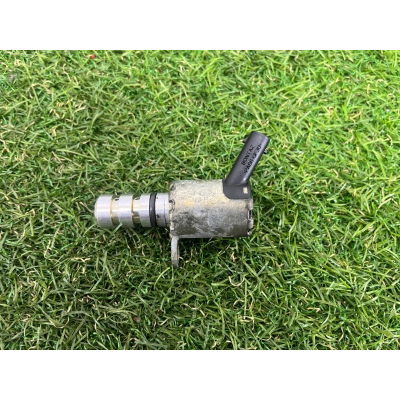 Клапан фазорегулятора (электрика двигателя) AUDI Q5 8R 2012 3.2 CALB 06E115243E