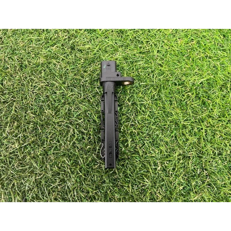 Датчик положения коленвала (электрика двигателя) AUDI Q5 8R 2012 3.2 CALB 059906433C