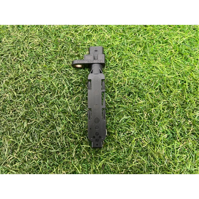 Датчик положения коленвала (электрика двигателя) AUDI Q5 8R 2012 3.2 CALB 059906433C