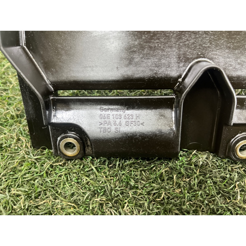 Маслоотражатель (двигатель и элементы) AUDI Q5 8R 2012 3.2 CALB 06E103623H