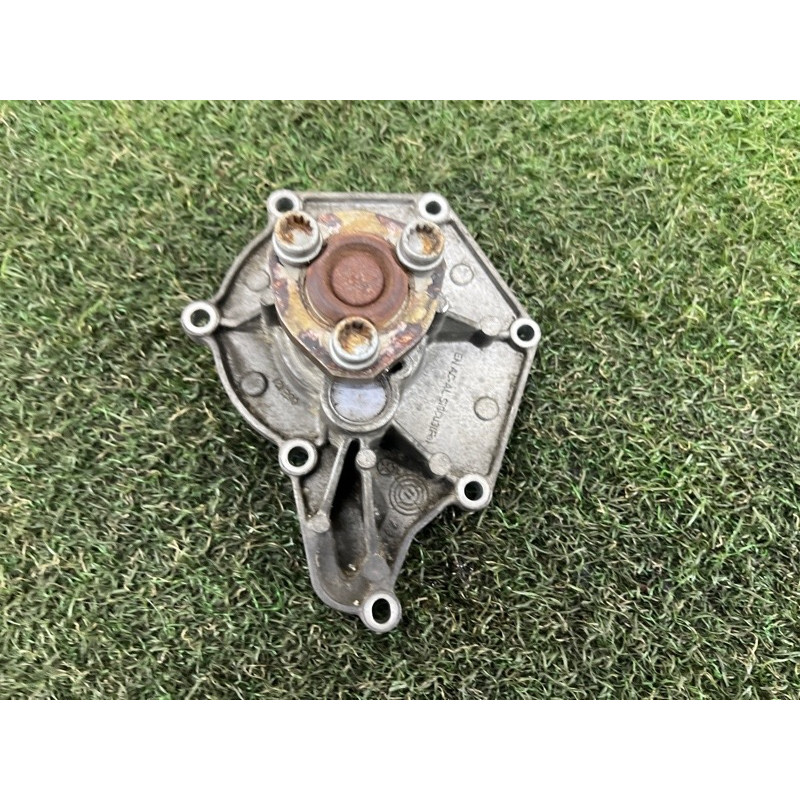 Помпа (система охлаждения) AUDI Q5 8R 2012 3.2 CALB 06E121018B