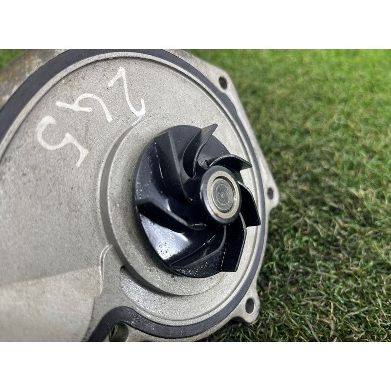 Помпа (система охлаждения) AUDI Q5 8R 2012 3.2 CALB 06E121018B