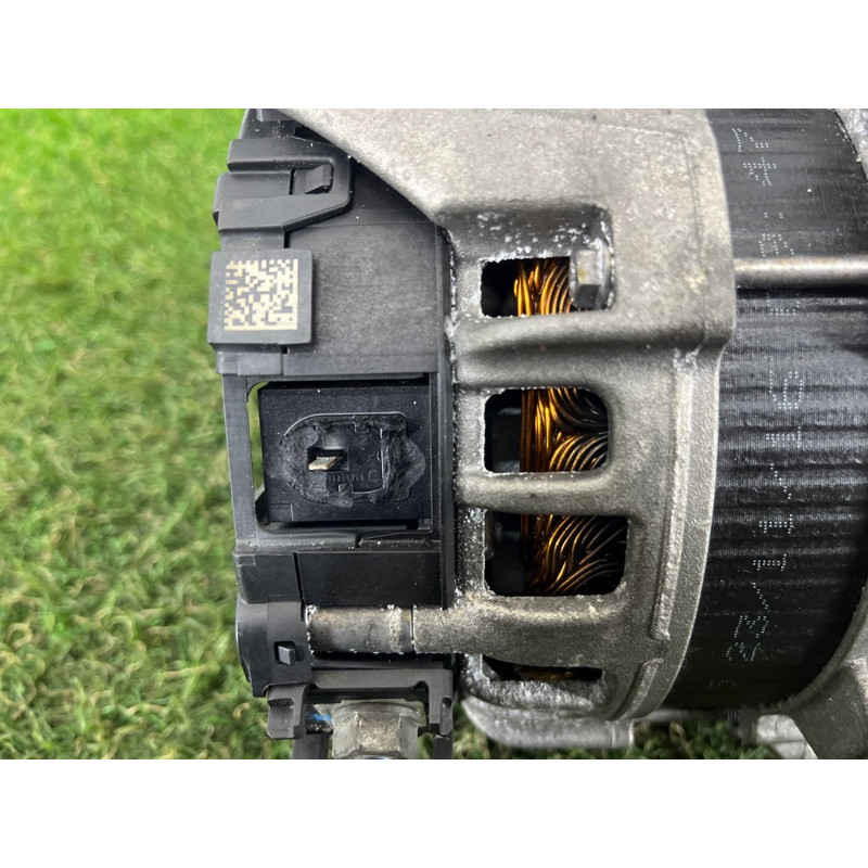 Генератор (електрика) BMW 5-series G30 2017 2.0 B46B20 12318571357