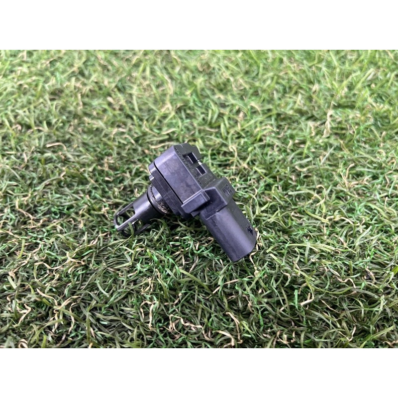 Датчик тиску у впускному колекторі (електрика двигуна) BMW 5-series G30 2017 2.0 B46B20 13628637900