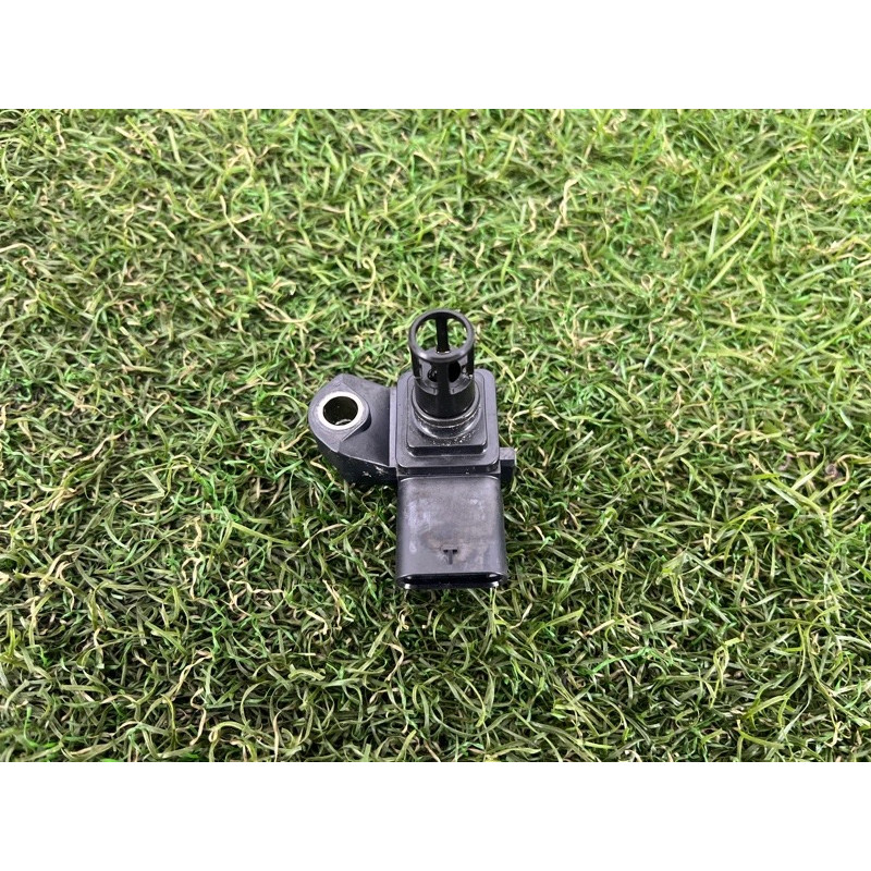 Датчик тиску у впускному колекторі (електрика двигуна) BMW 5-series G30 2017 2.0 B46B20 13628637900