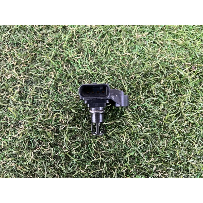 Датчик тиску у впускному колекторі (електрика двигуна) BMW 5-series G30 2017 2.0 B46B20 13628637900