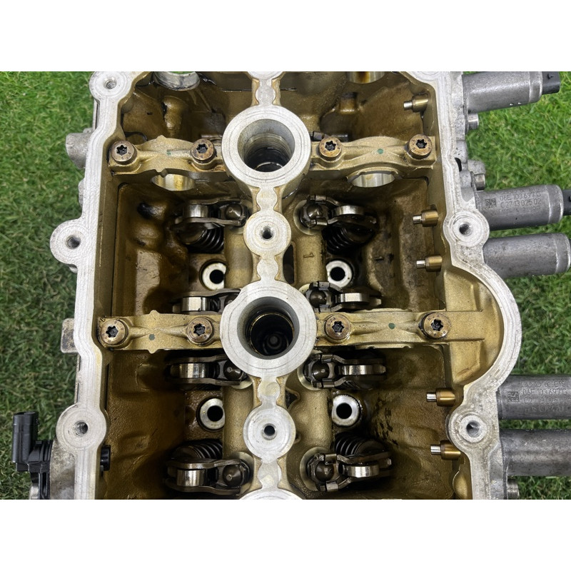 Головка блока цилиндров (двигатель и элементы) AUDI Q5 8R 2012 3.2 CALB 06E103065B