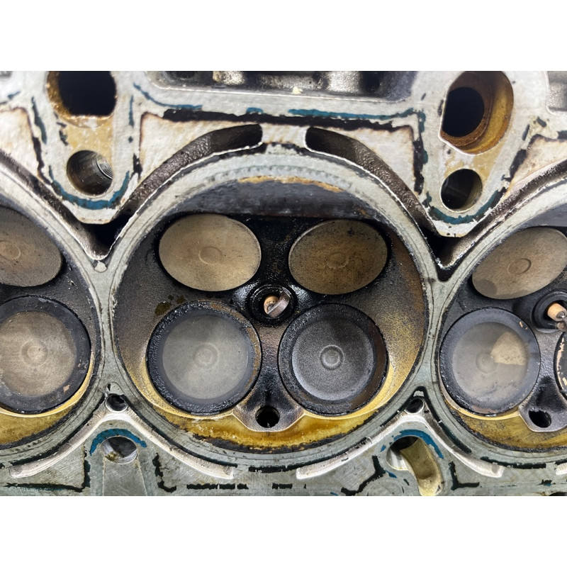 Головка блока цилиндров (двигатель и элементы) AUDI Q5 8R 2012 3.2 CALB 06E103065B