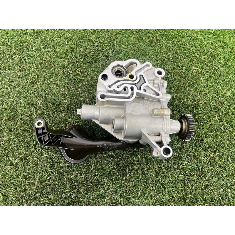 Маслонасос (двигатель и элементы) AUDI A3 8V 2015 1.8 06H115105BK