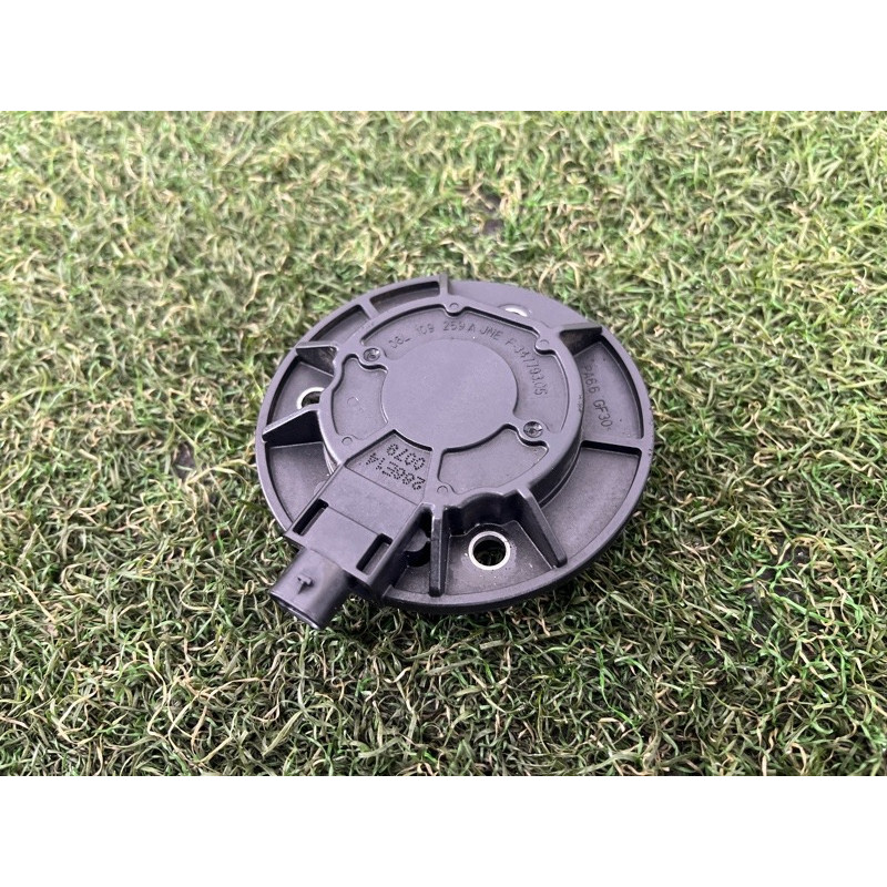 Клапан фазорегулятора (электрика двигателя) AUDI A3 8V 2015 1.8 06L109259A