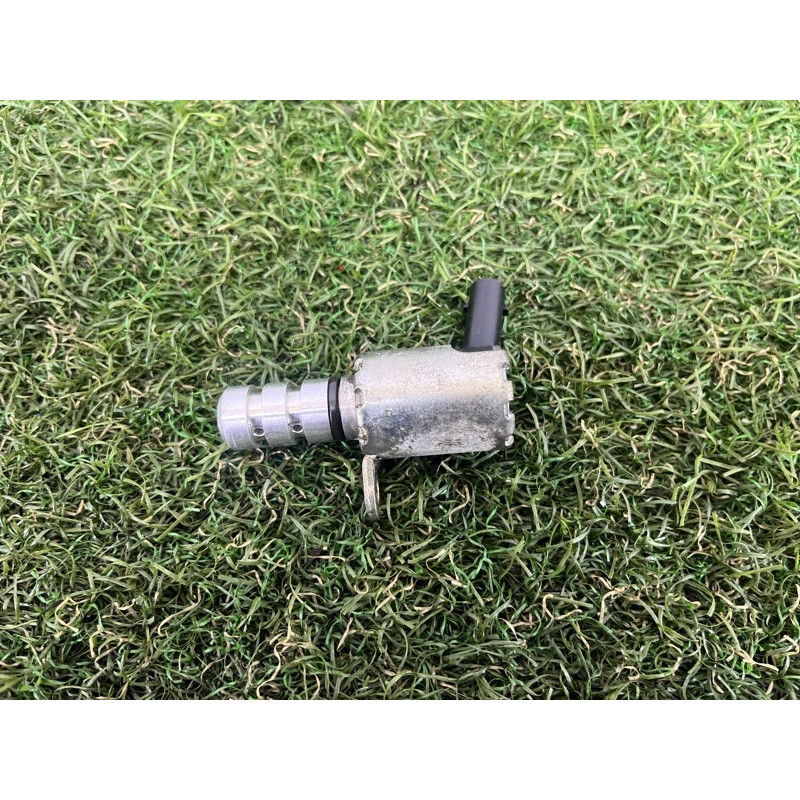 Клапан фазорегулятора (электрика двигателя) AUDI A3 8V 2015 1.8 06K115243L