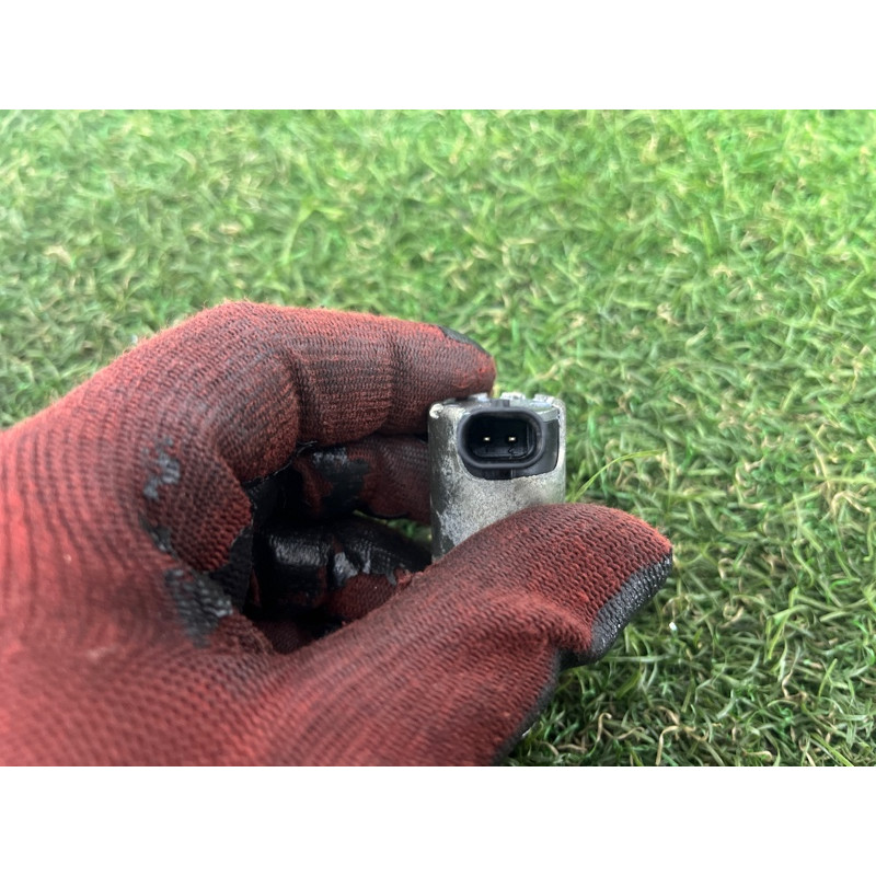 Клапан фазорегулятора (электрика двигателя) AUDI A3 8V 2015 1.8 06K115243L