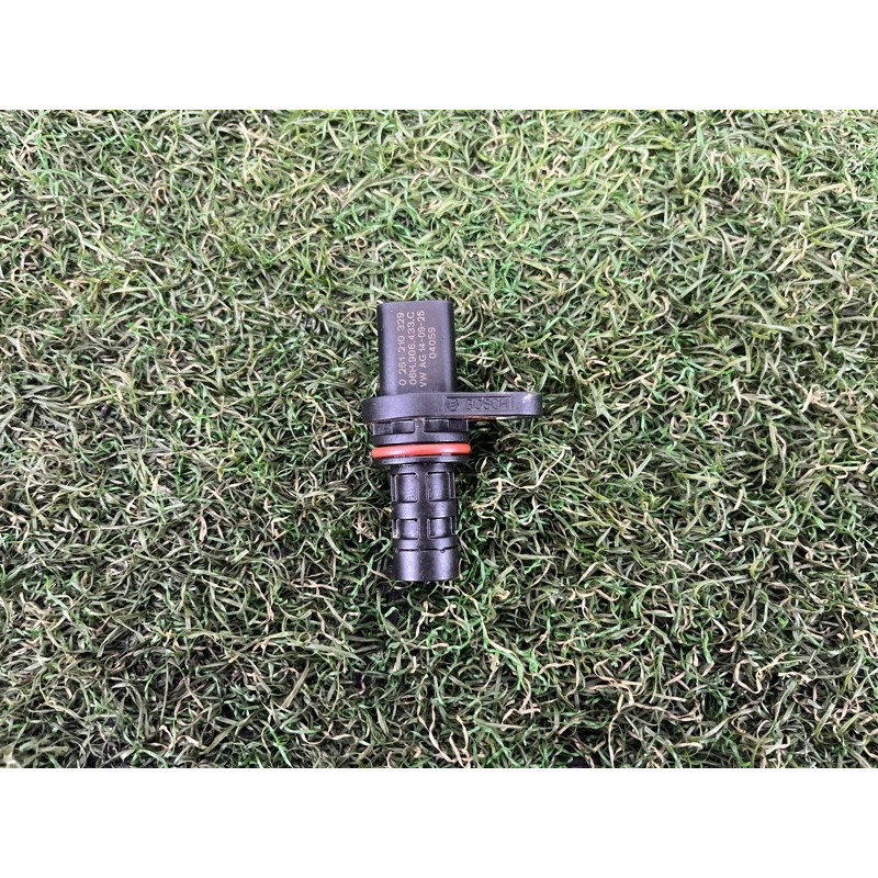 Датчик положения коленвала (электрика двигателя) AUDI A3 8V 2015 1.8 06H906433C