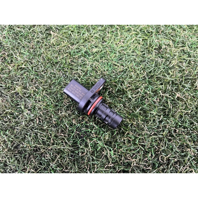 Датчик положения коленвала (электрика двигателя) AUDI A3 8V 2015 1.8 06H906433C