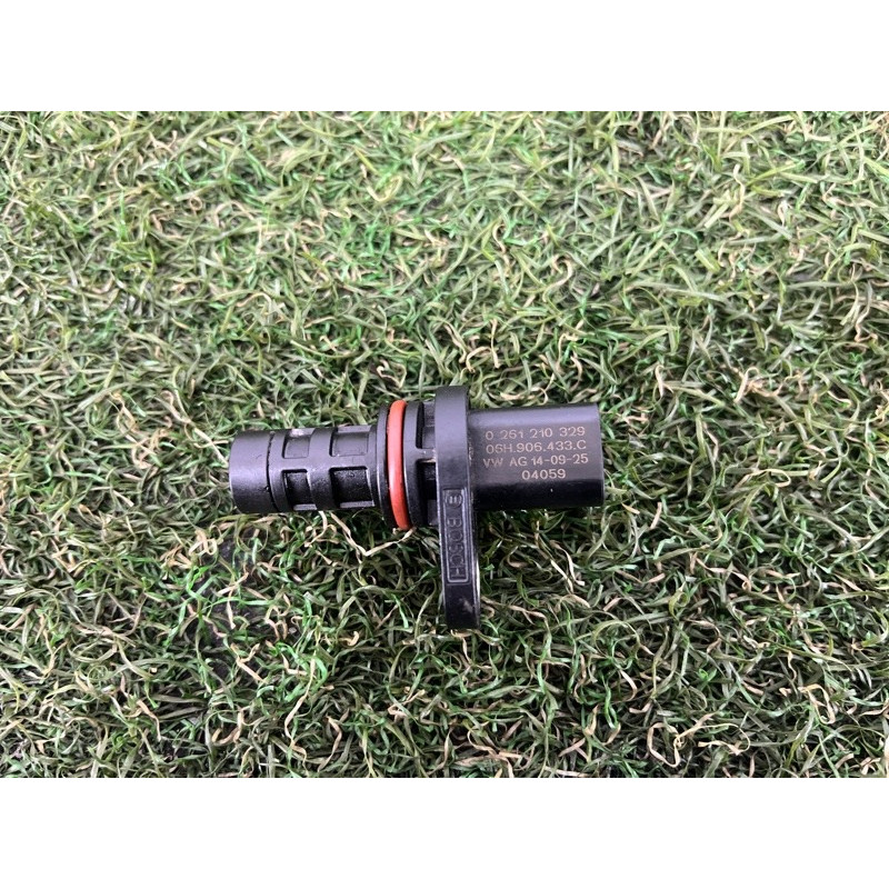 Датчик положения коленвала (электрика двигателя) AUDI A3 8V 2015 1.8 06H906433C