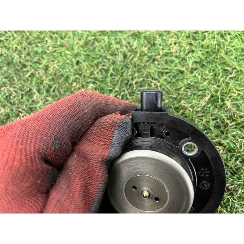 Клапан фазорегулятора (електрика двигуна) AUDI A4 B9 2017 2.0 06L109259A