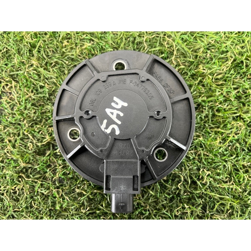 Клапан фазорегулятора (електрика двигуна) AUDI A4 B9 2017 2.0 06L109259A