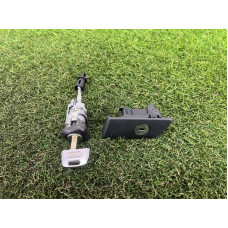 Личинка замка двери с ключом