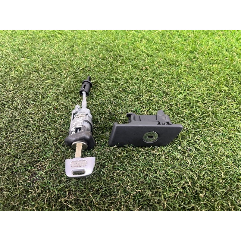 Личинка замка двери с ключом (кузов и элементы) AUDI A4 B9 2017 2.0 107837167EN