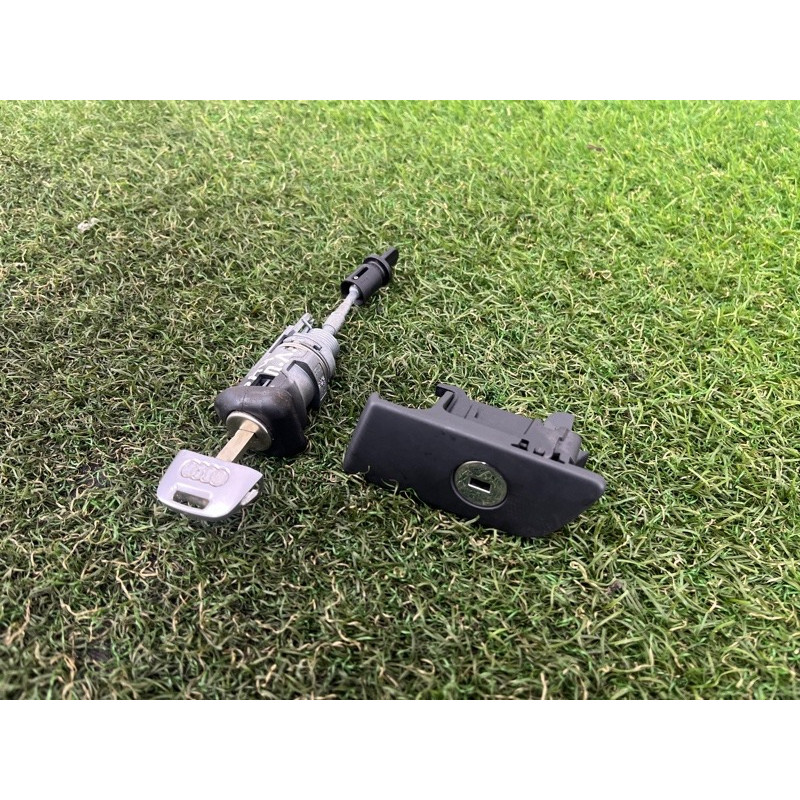 Личинка замка двери с ключом (кузов и элементы) AUDI A4 B9 2017 2.0 107837167EN