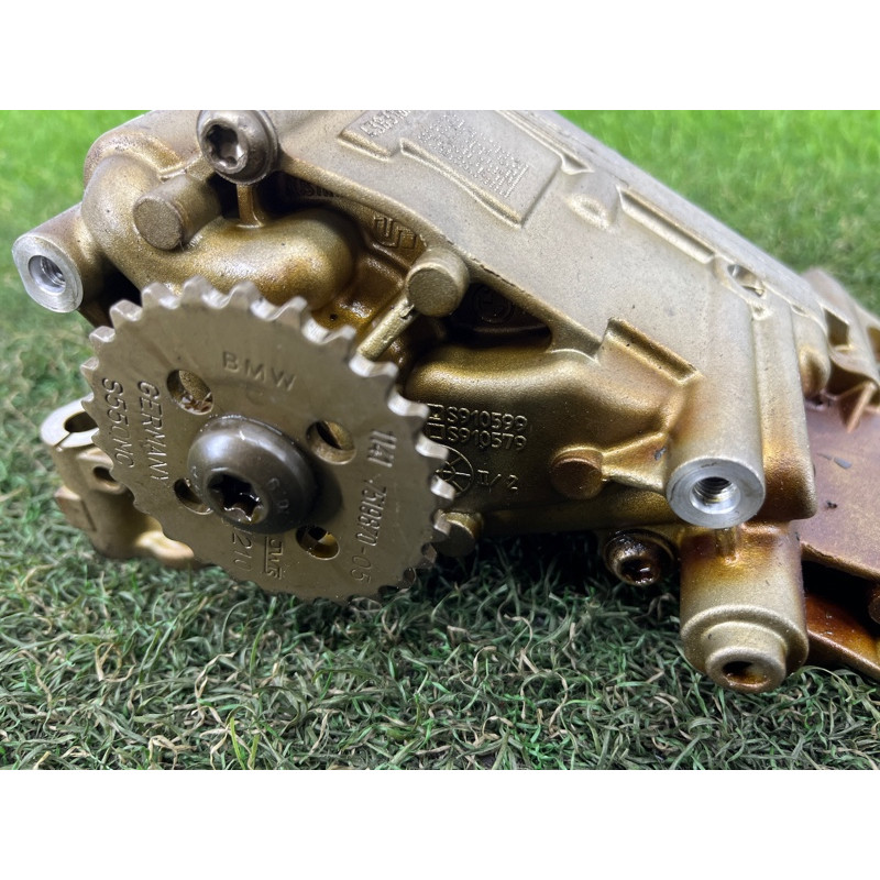 Маслонасос (двигатель и элементы) BMW 5-series F10 2011 3.0 11417573748