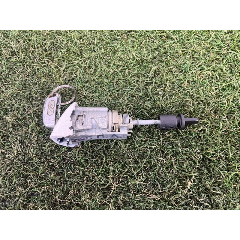 Личинка замка двери с ключом (кузов и элементы) AUDI Q5 8R 2012 3.2 CALB 107837167BH