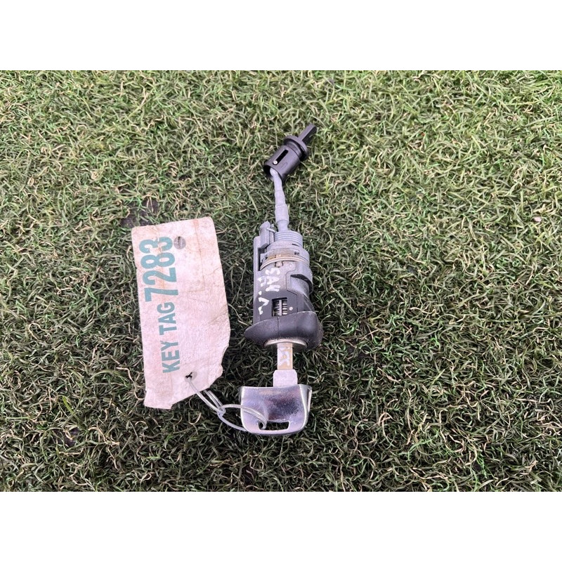 Личинка замка двери с ключом (кузов и элементы) AUDI A4 B9 2017 2.0 107837167EN