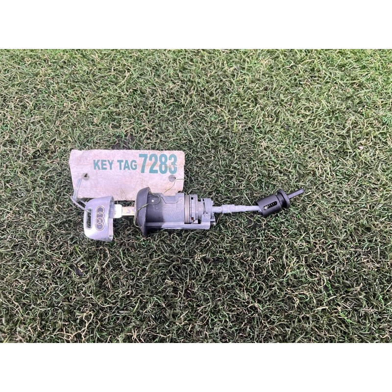 Личинка замка двери с ключом (кузов и элементы) AUDI A4 B9 2017 2.0 107837167EN