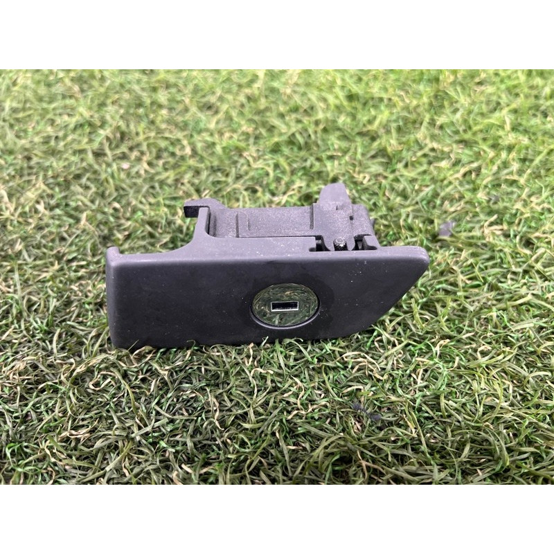 Личинка замка двери с ключом (кузов и элементы) AUDI A4 B9 2017 2.0 107837167EN