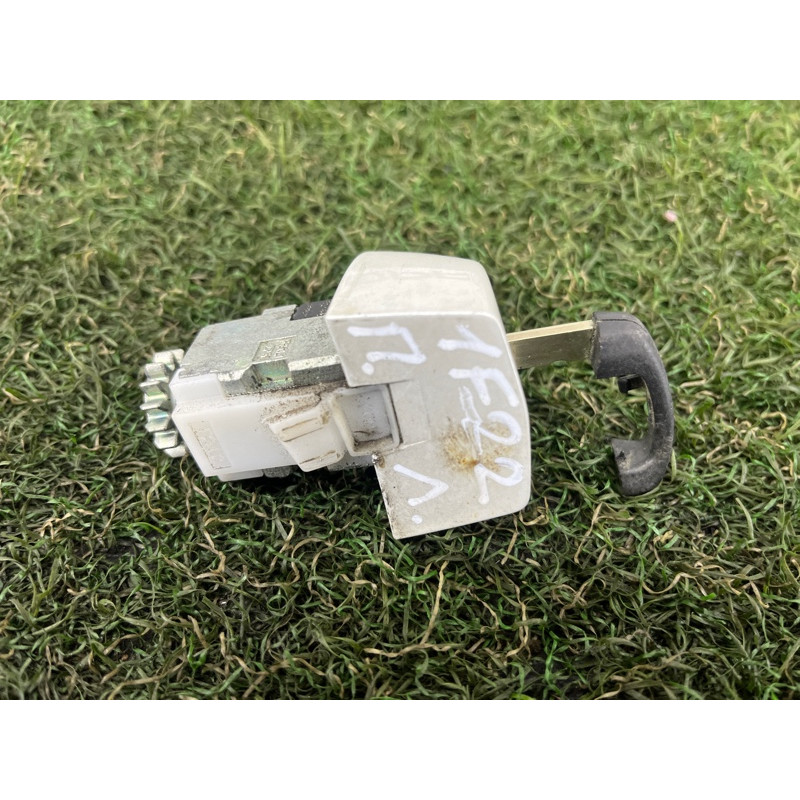 Личинка замка двери с ключом (кузов и элементы) BMW 2-series F22 2015 2.0 51217310729