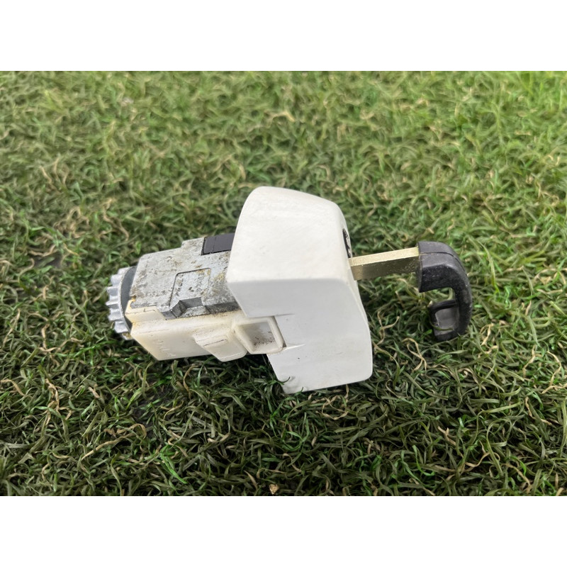 Личинка замка двери с ключом (кузов и элементы) BMW 4-series F32 2015 2.0 51217310729