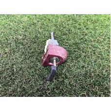 Личинка замка двери с ключом