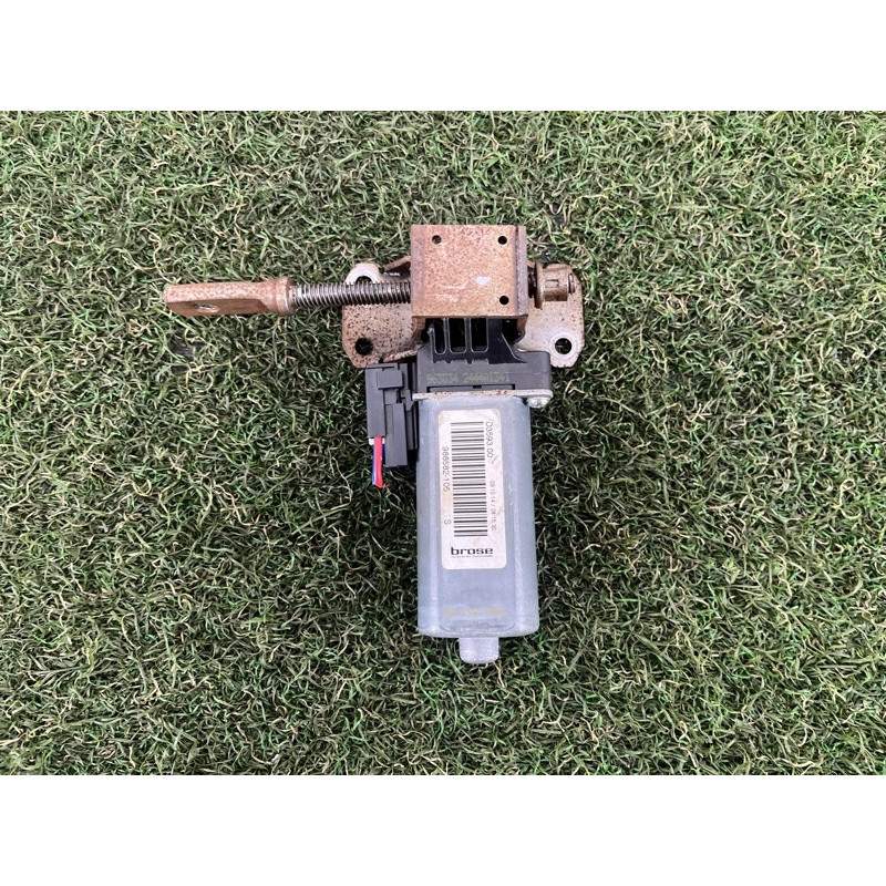 Моторчик регулировки сидения (электрика) Volkswagen Touareg FL 2015 3.6 8K0959762