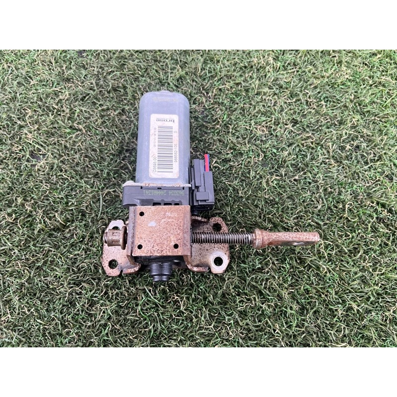 Моторчик регулировки сидения (электрика) Volkswagen Touareg FL 2015 3.6 8K0959762