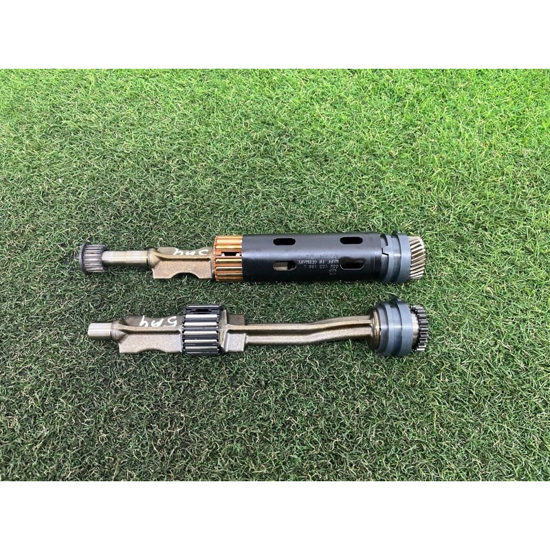 Балансирный вал (двигатель и элементы) AUDI A4 B9 2017 2.0 06H198205AC