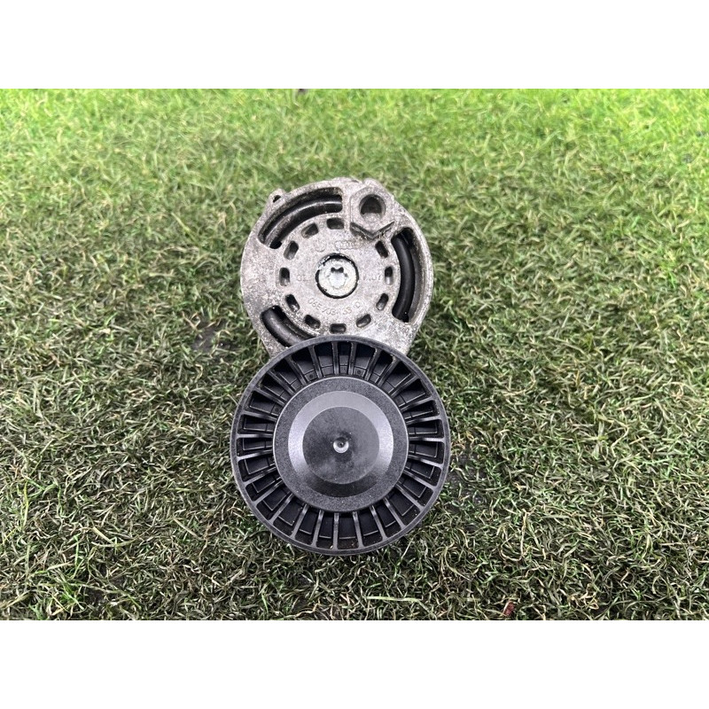 Ролик натяжной (двигатель и элементы) AUDI Q5 8R 2012 3.2 CALB 06E903133Q