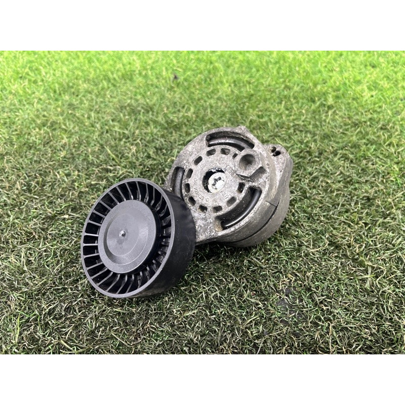 Ролик натяжной (двигатель и элементы) AUDI Q5 8R 2012 3.2 CALB 06E903133Q