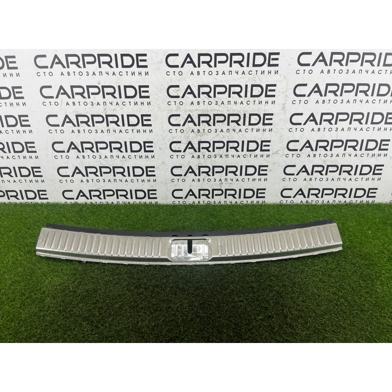 Накладка замка крышки багажника (салон) Volkswagen Touareg FL 2015 3.6 7P0863459F5R5